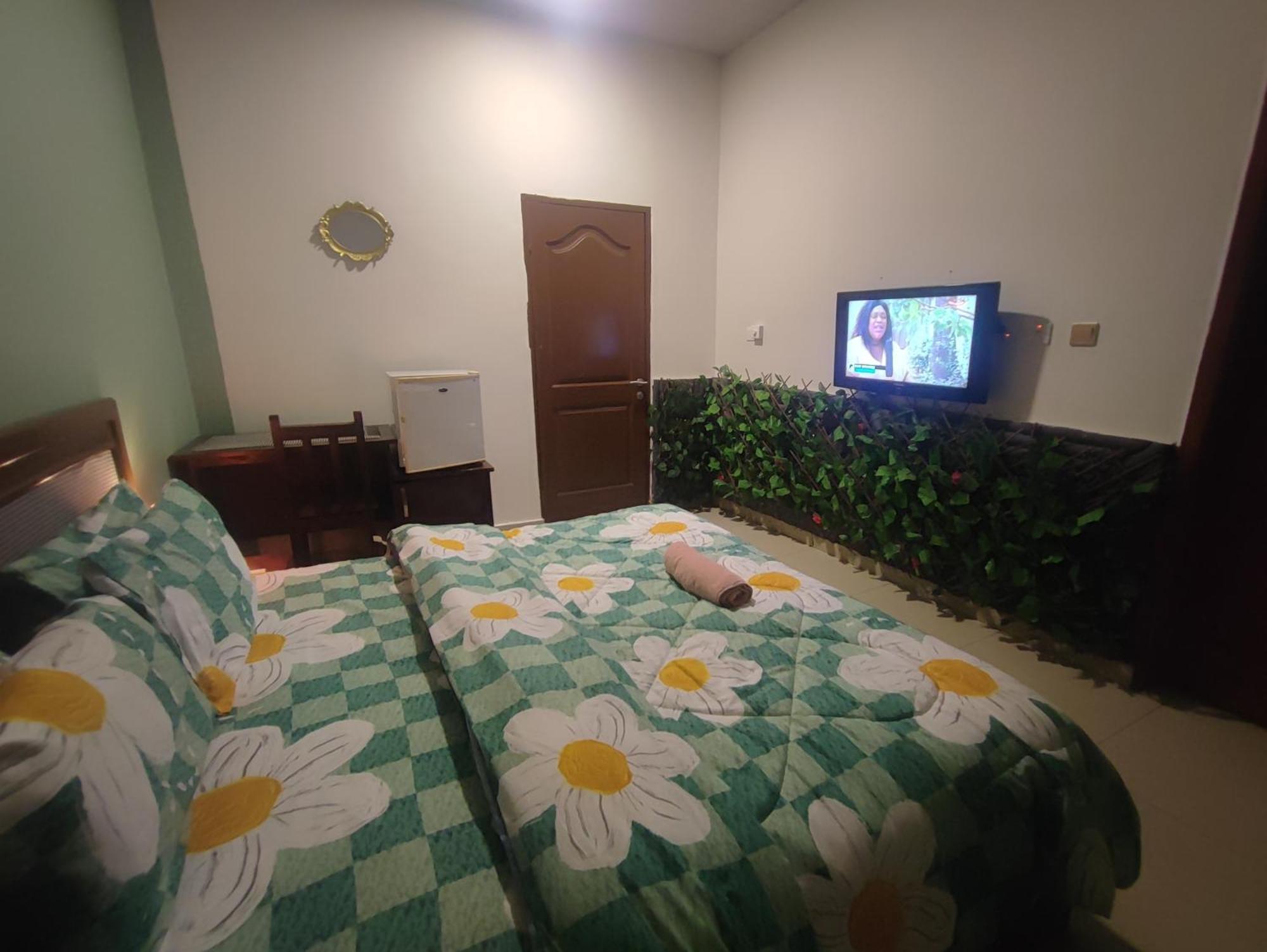 Ellisa Hospitality And Spa 호텔 아크라 외부 사진