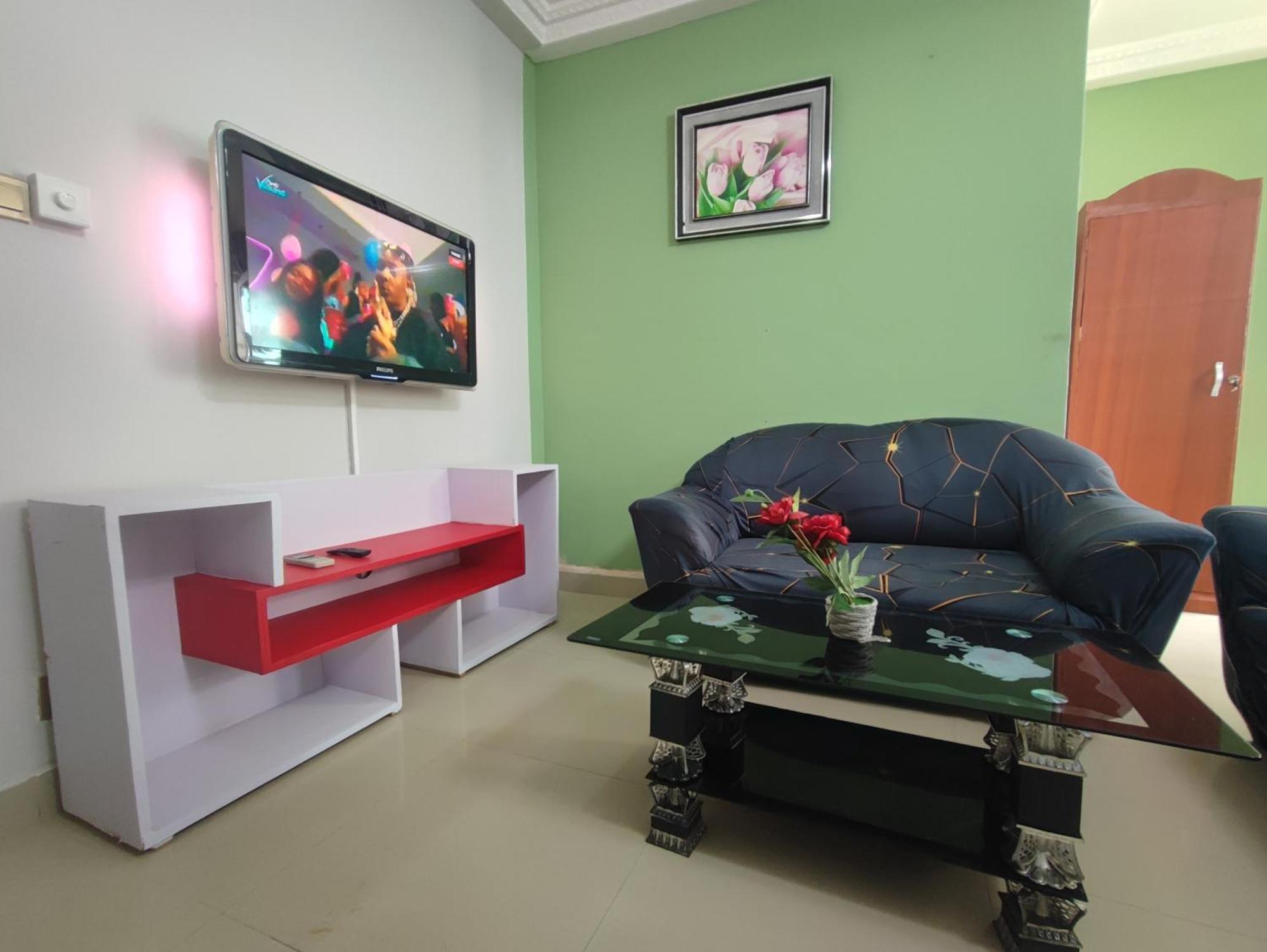Ellisa Hospitality And Spa 호텔 아크라 외부 사진