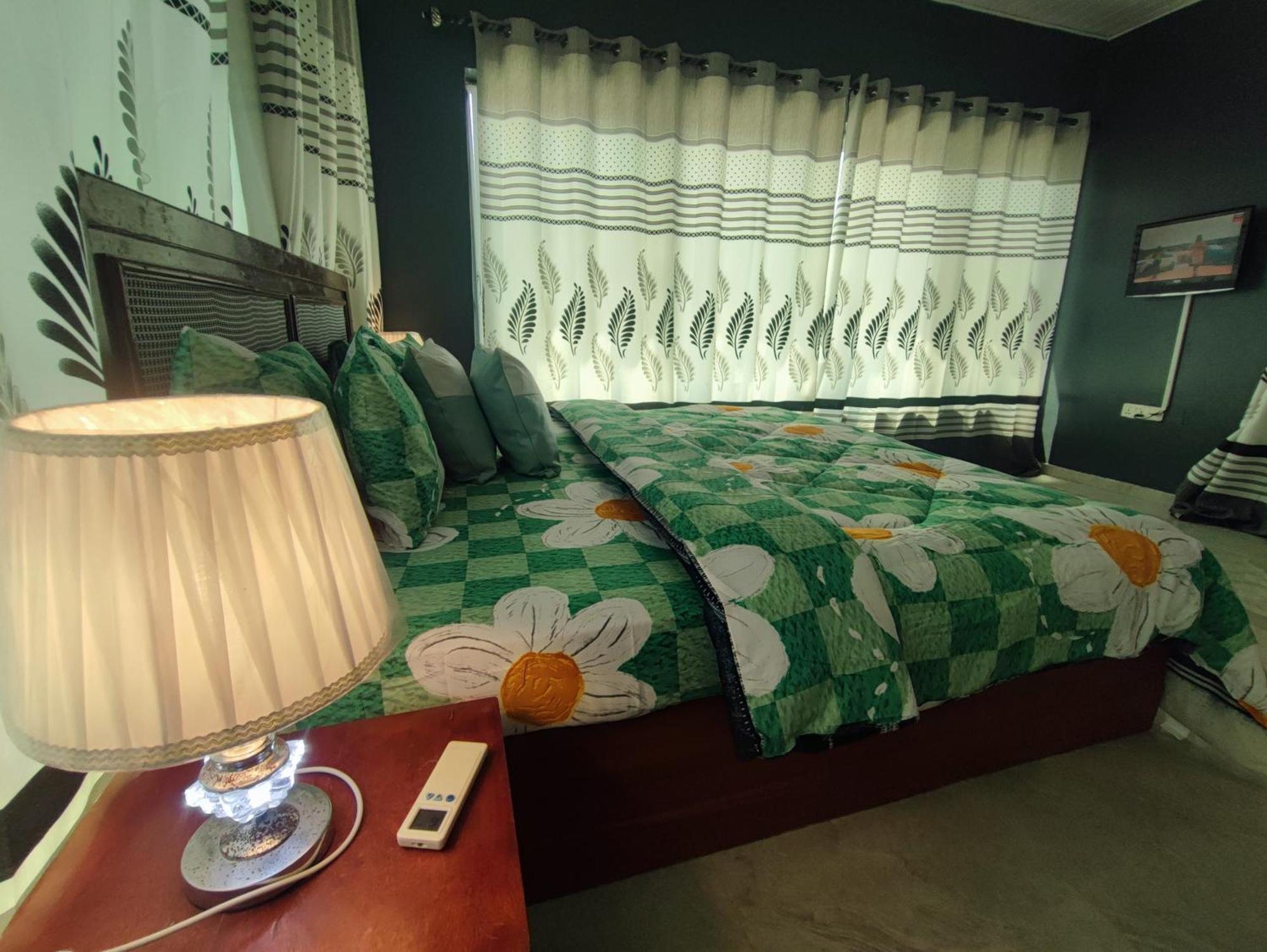 Ellisa Hospitality And Spa 호텔 아크라 외부 사진