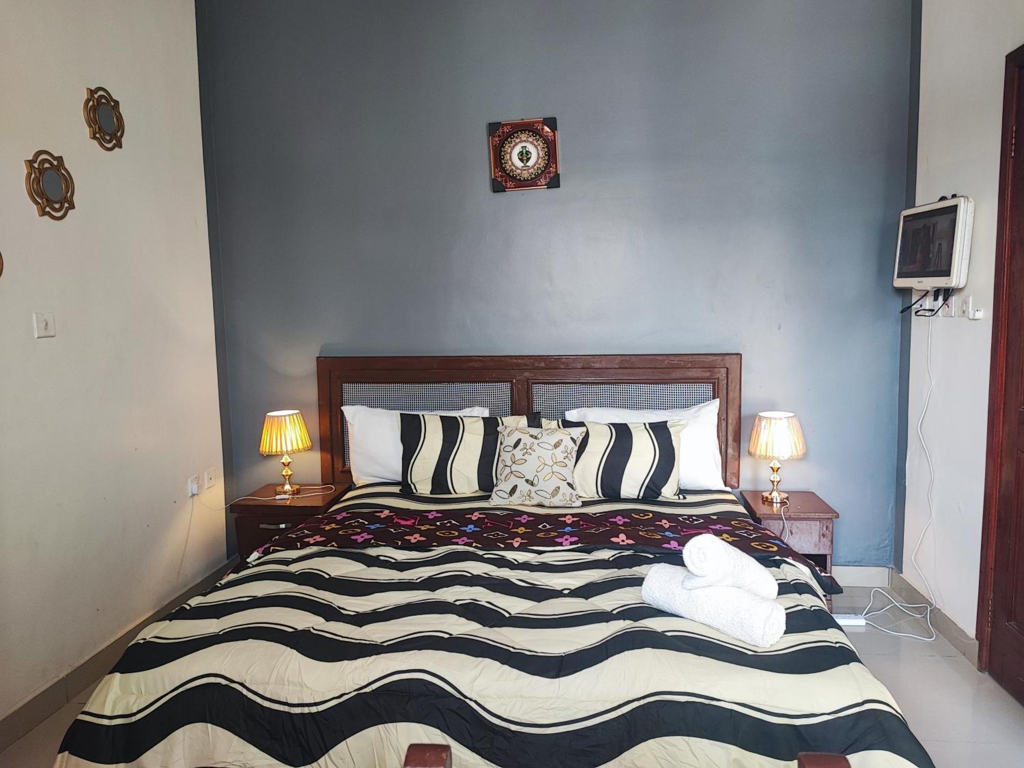Ellisa Hospitality And Spa 호텔 아크라 외부 사진